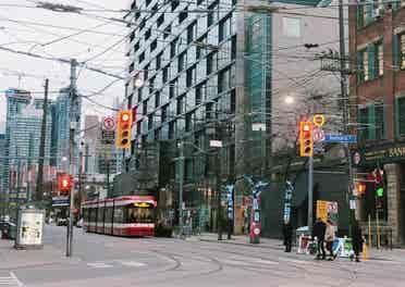 Condo on King West 5*