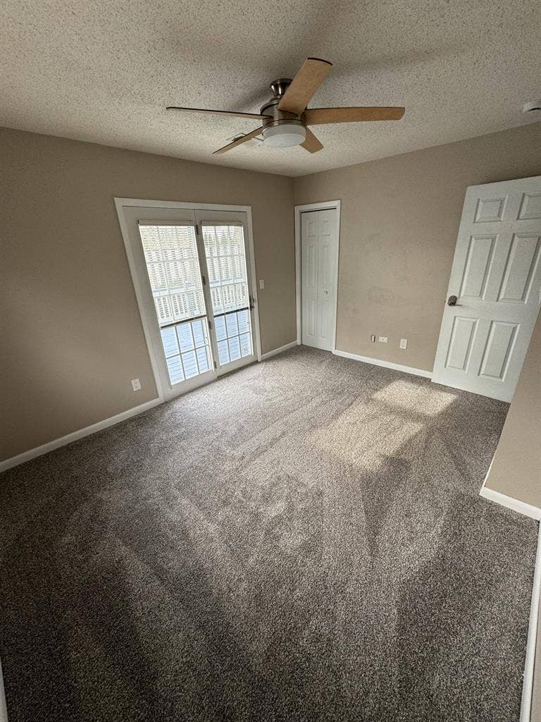 Room for rent at beach housee