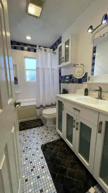 Room for rent at beach housee