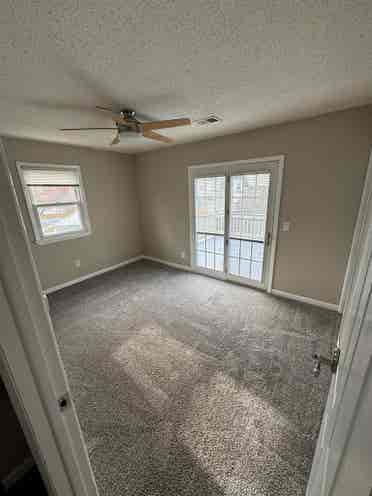 Room for rent at beach housee