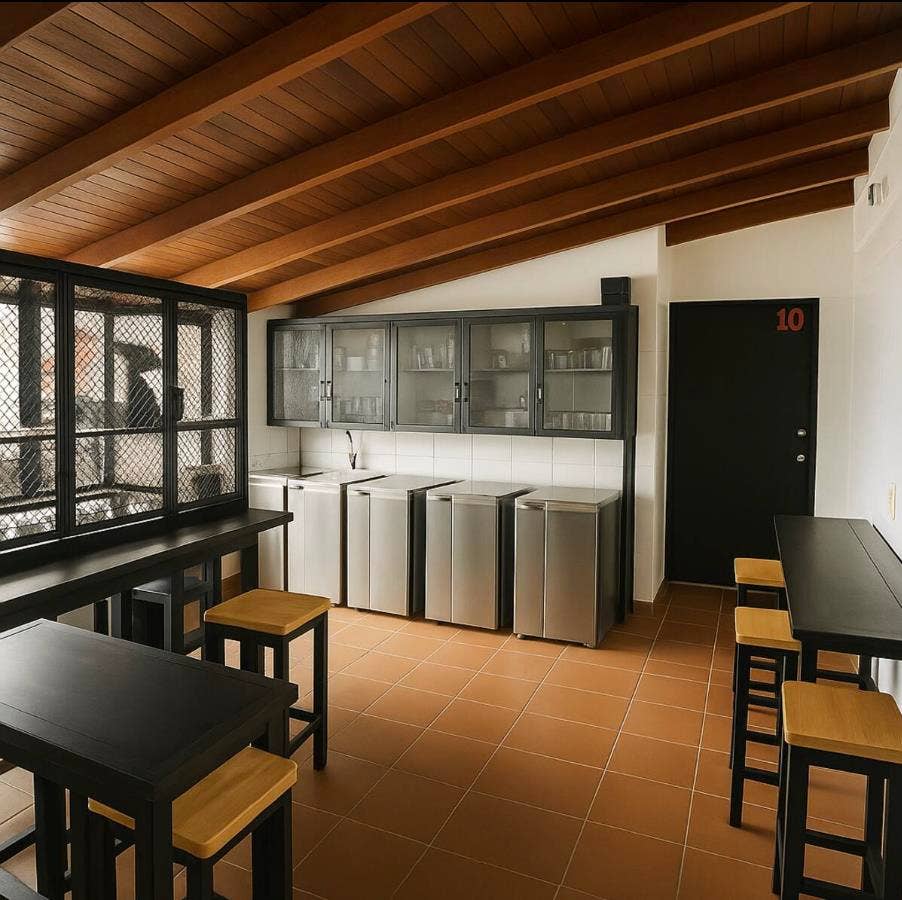 Private Room in Laureles.