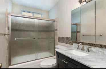 Room to rent in Mission Beach !