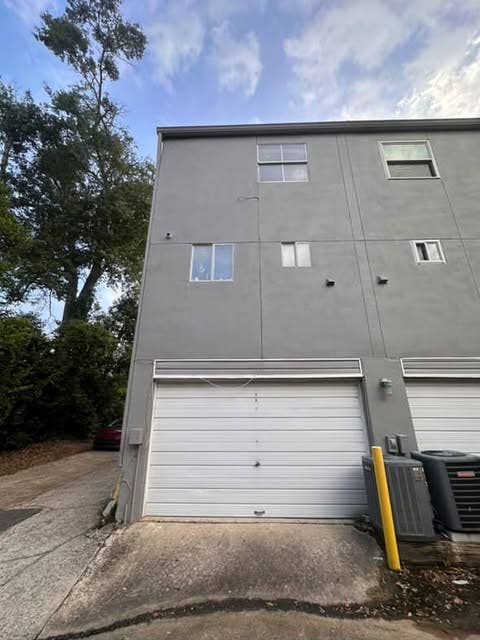 Collegetown Townhome!