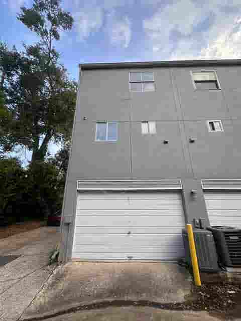 Collegetown Townhome!