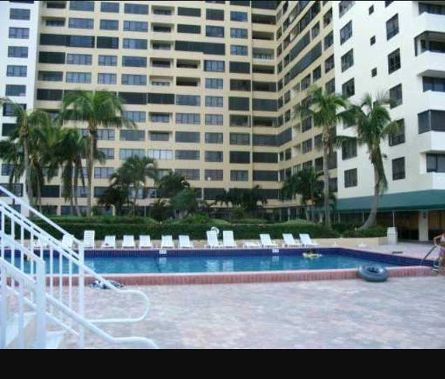 Room in apartment Miami Beach