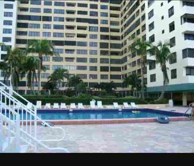 Room in  apartment Miami Beach