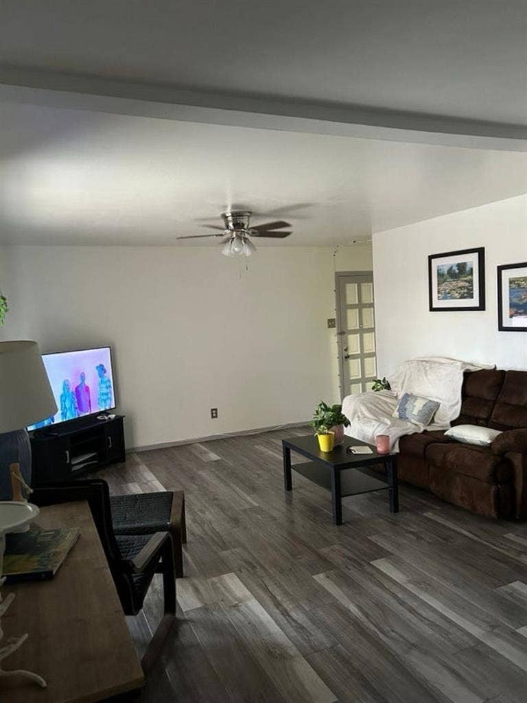 Furnished room. Location location