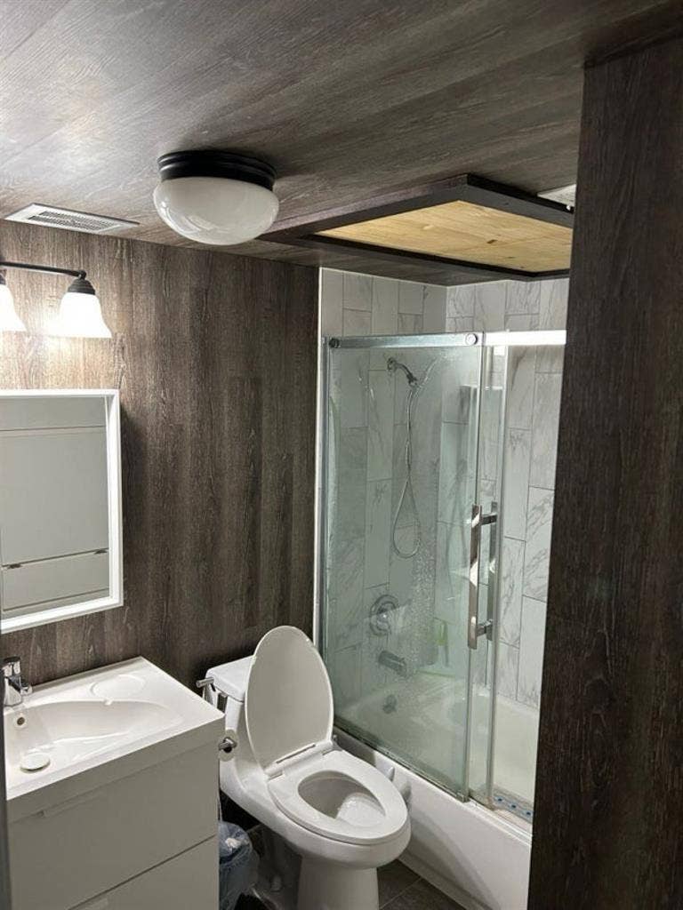 Furnished room. Location location