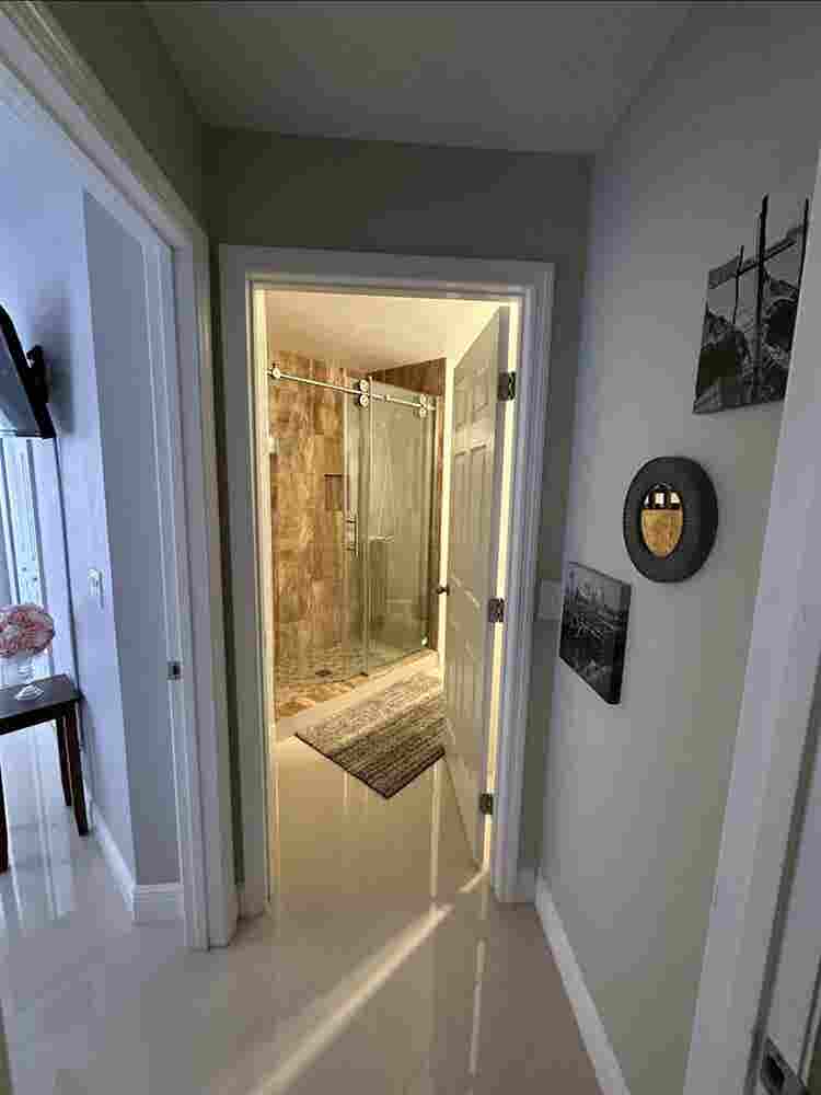 Two Rooms with independent entrance