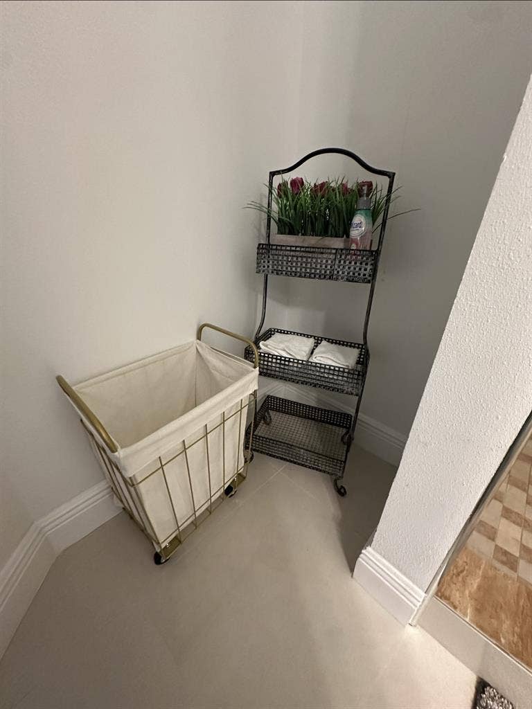 Two Rooms with independent entrance