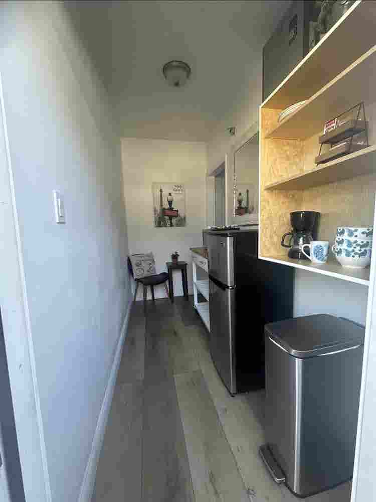 Two Rooms with independent entrance