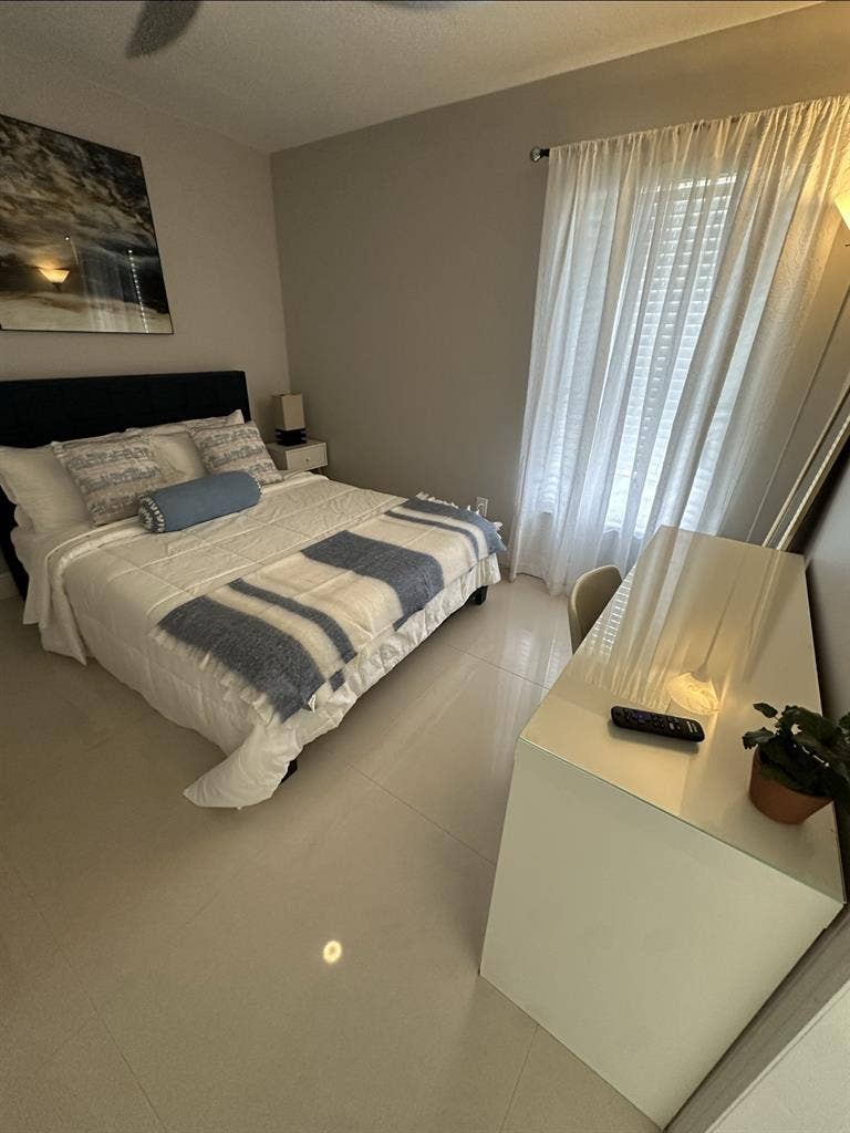 Two Rooms with independent entrance