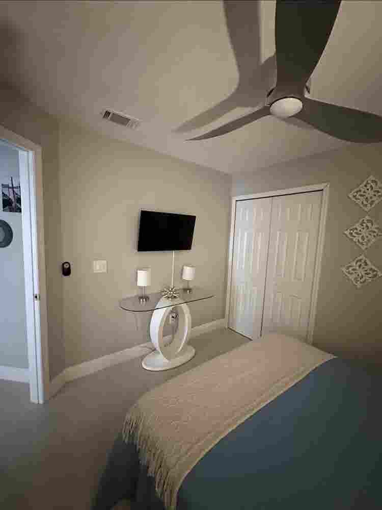 Two Rooms with independent entrance