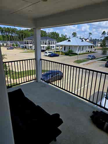 Modern Apt with a room for rent!🌴