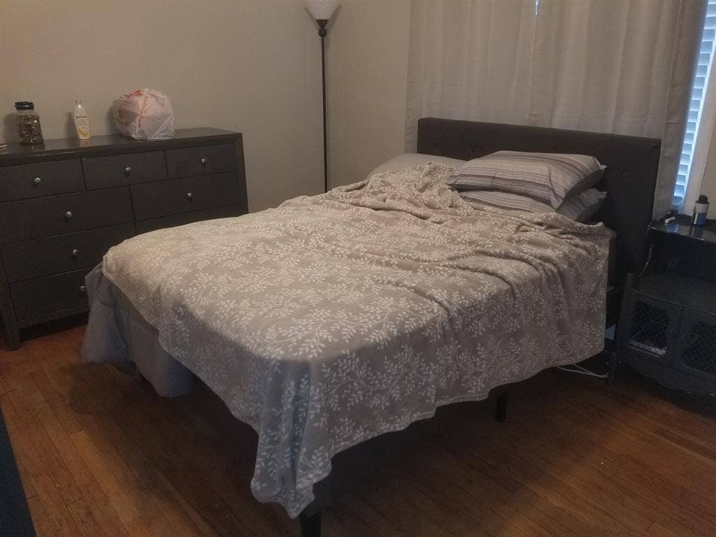 Room in Shared Home, Winghaven