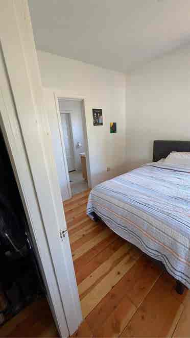 Silverton OR room for rent