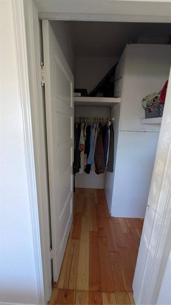 Silverton OR room for rent