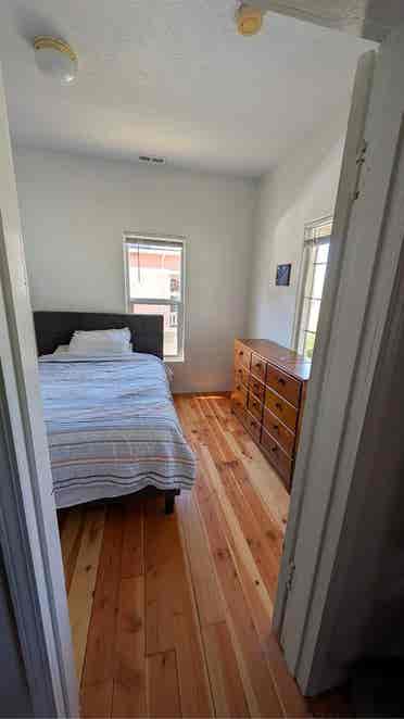 Silverton OR room for rent