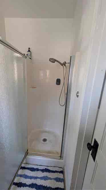 Silverton OR room for rent