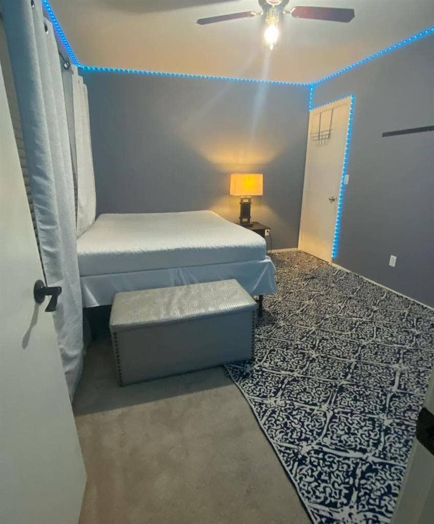 Private bedroom w/ shared bathroom