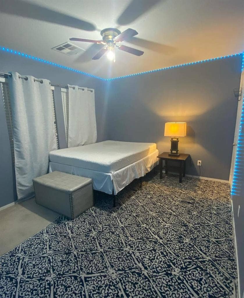 Private bedroom w/ shared bathroom