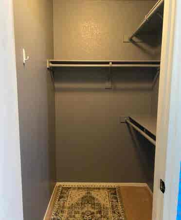 Private bedroom w/ shared bathroom