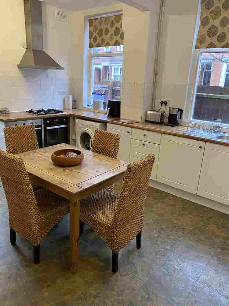 Double room to let LE3 area Leic