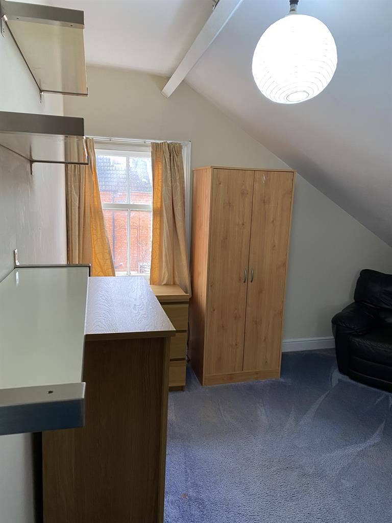 Double room to let LE3 area Leic