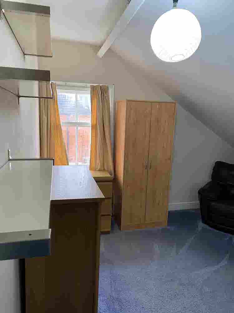 Double room to let LE3 area Leic
