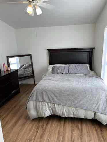 2 rooms available