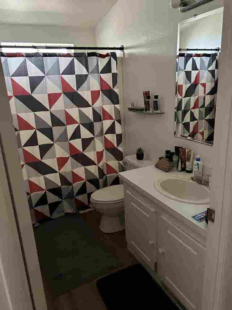 2 rooms available