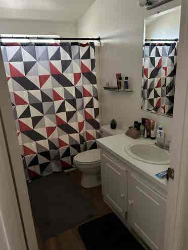 2 rooms available
