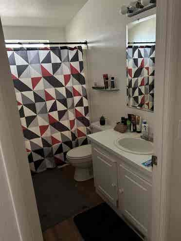 2 rooms available
