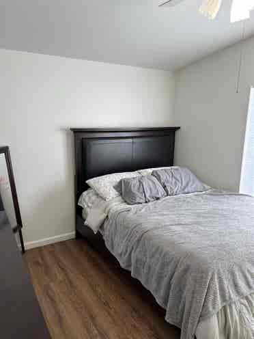 2 rooms available