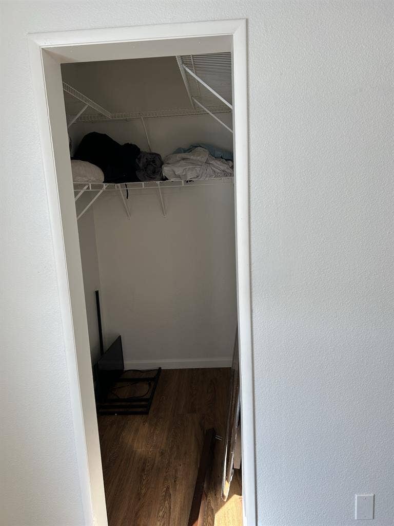 2 rooms available