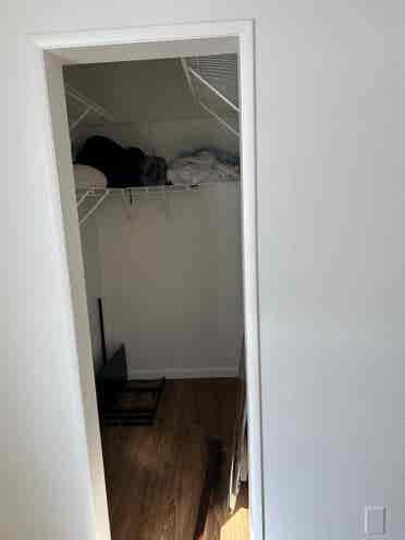 2 rooms available