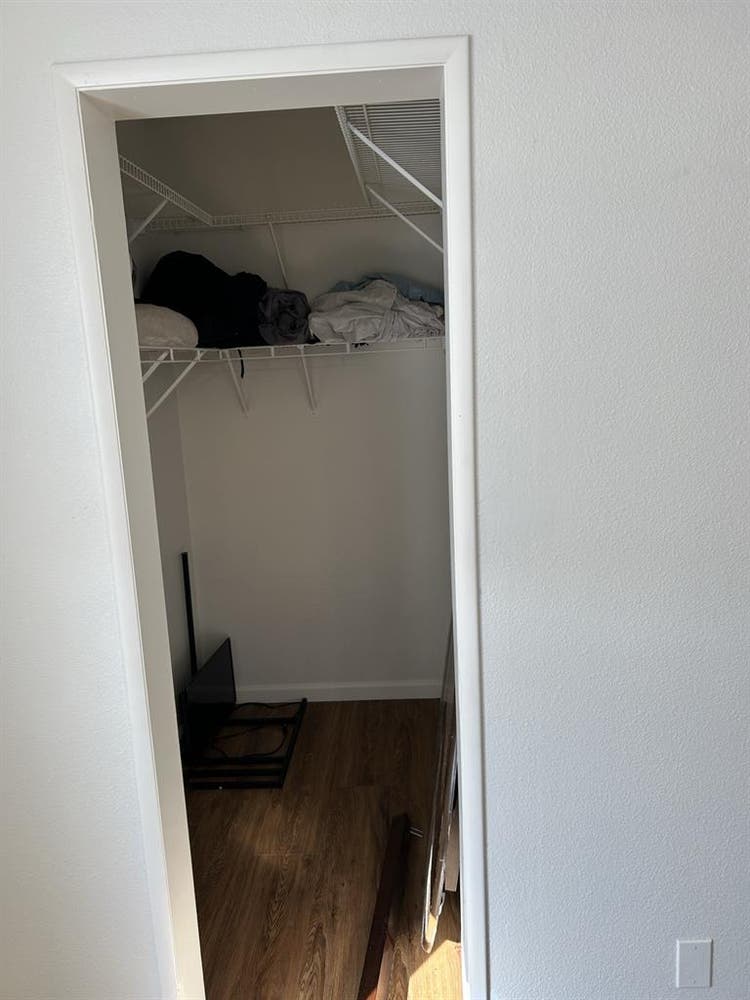 2 rooms available