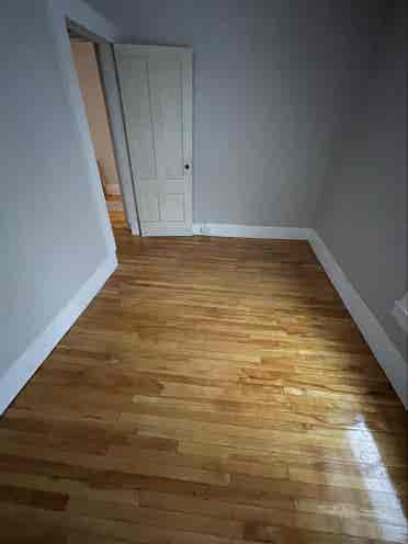 Looking for male renter