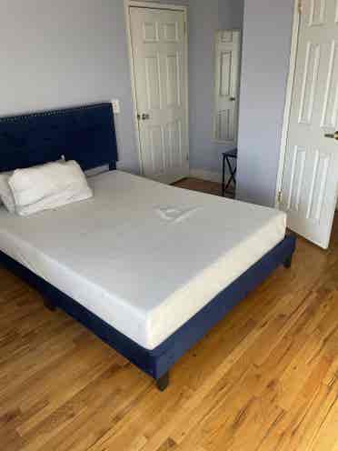 Room for Rent in 4 bedroom apartmen