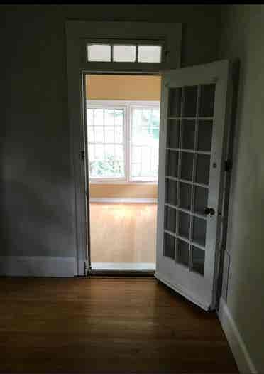 Looking for  roommates. Melrose