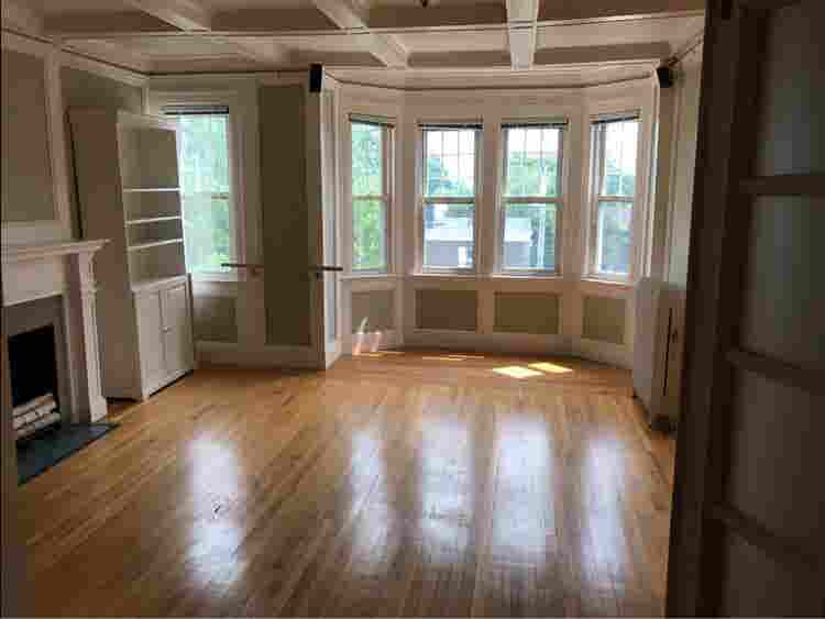 Looking for  roommates. Melrose
