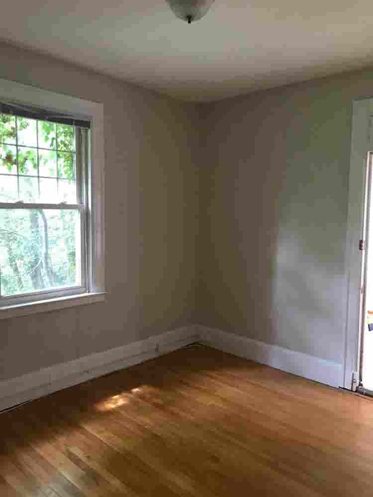 Looking for  roommates. Melrose