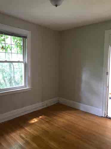 Looking for  roommates. Melrose