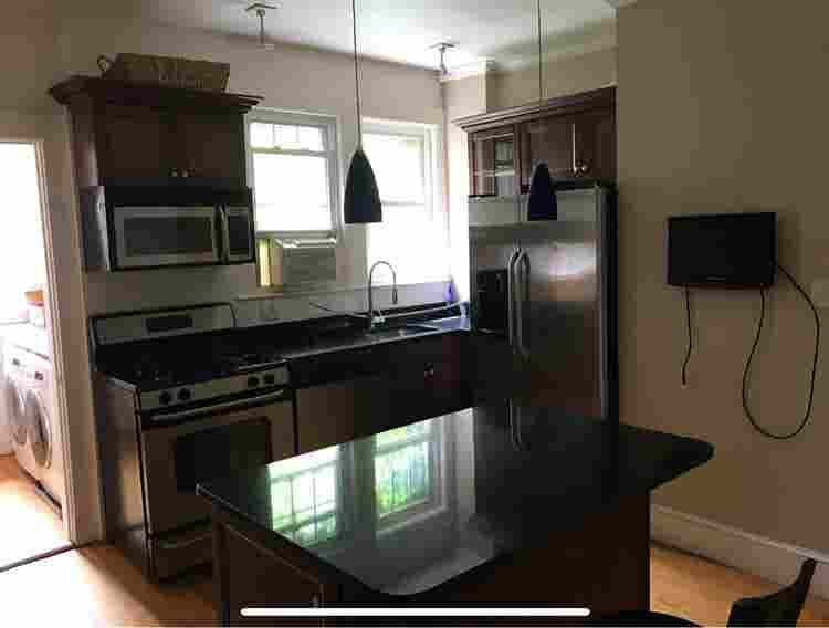 Looking for  roommates. Melrose