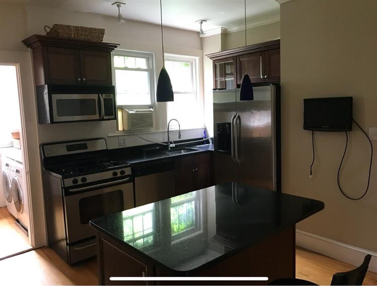 Looking for roommates. Melrose