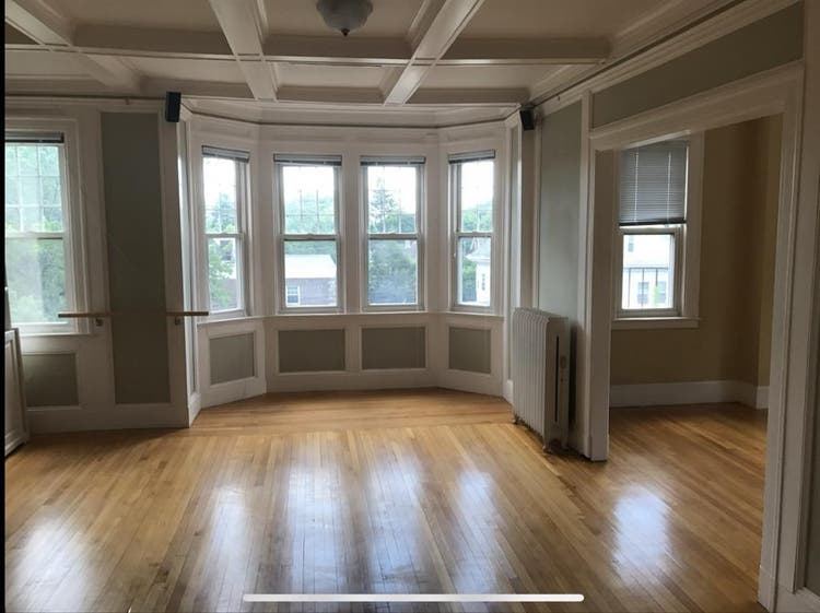 Looking for roommates. Melrose