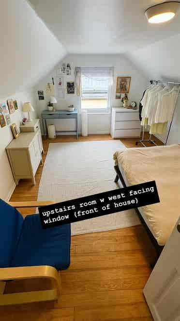 Prime Location w Vibey Roomies