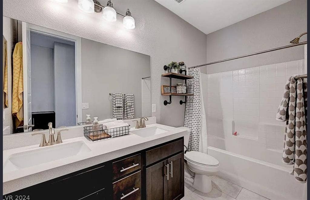 Beautiful home in a private comm