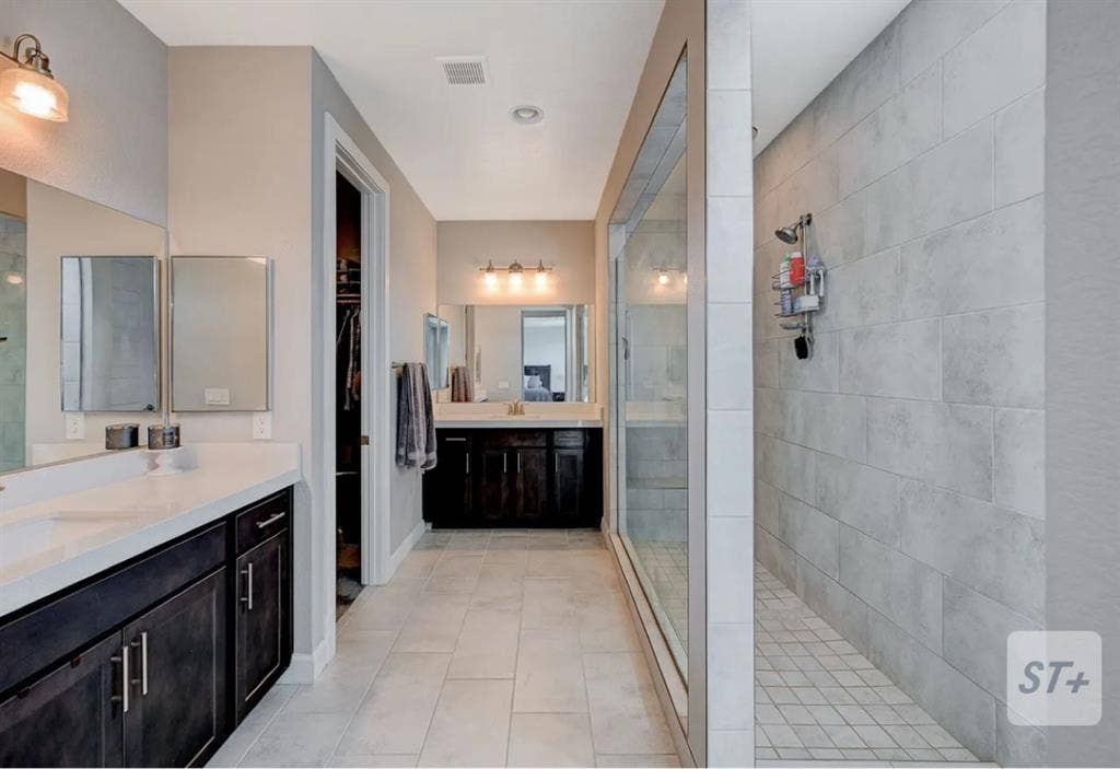 Beautiful home in a private comm