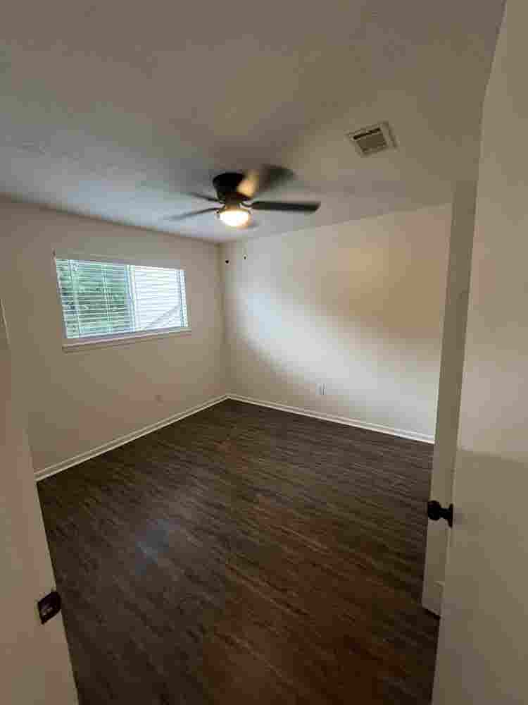 Spare room to rent. No utility bill